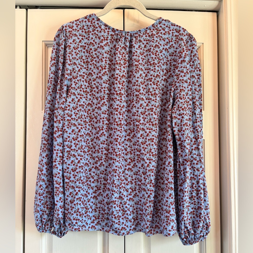 Boden, long sleeve, key hole with button at neck & at wrists, 12 - Picture 3 of 12